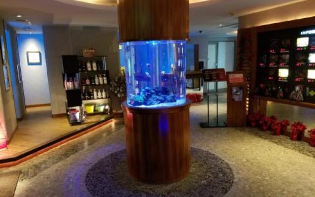 Hotel Y (Adult Only)