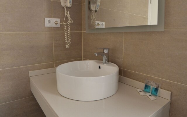 Porto Domus Hotel