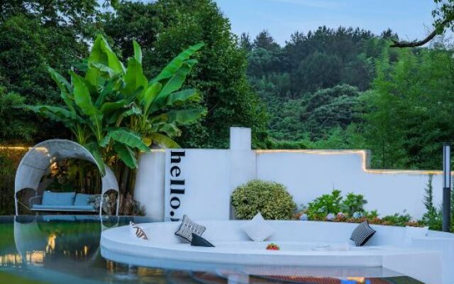 Deqing, Mogan Mountain, Mo see Rainbow Homestay