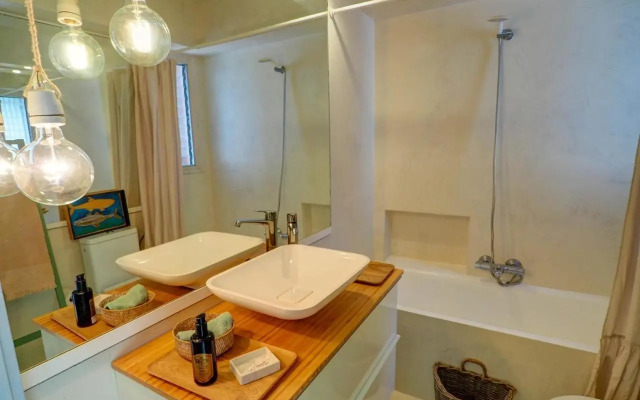 Ocean Spirit House by Hello Homes Sitges