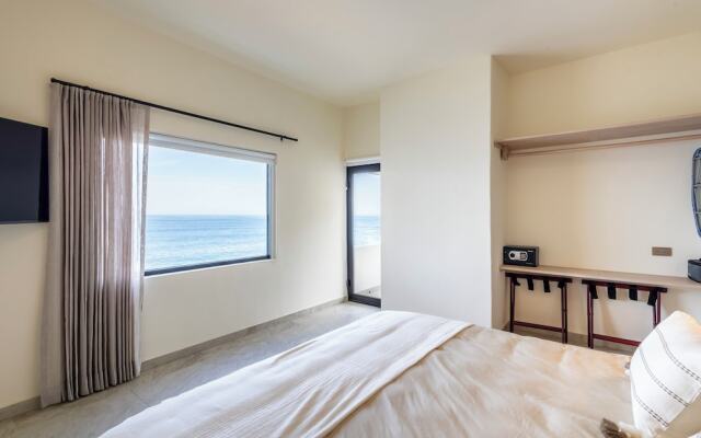 Cabo Break Hotel