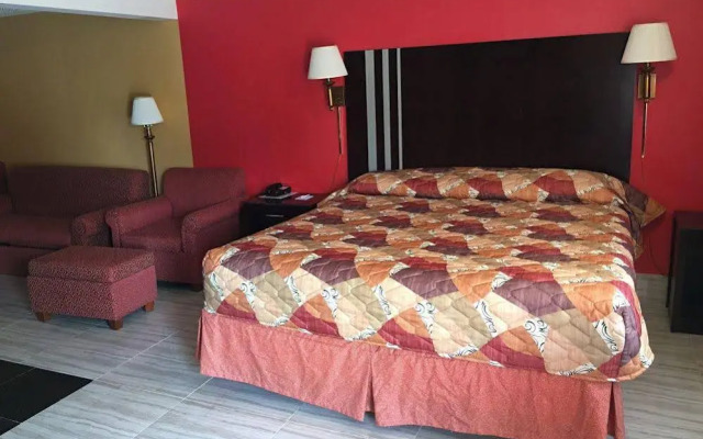 Travelodge by Wyndham Bay Shore Long Island