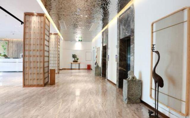 Ziyoudao Hotel (Haikou Haixiu Road Riyue Duty Free Shop)