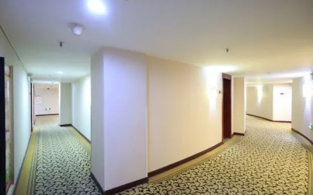 QMAX Peninsula Hotel (Huainan Top 100 Business and Trade)