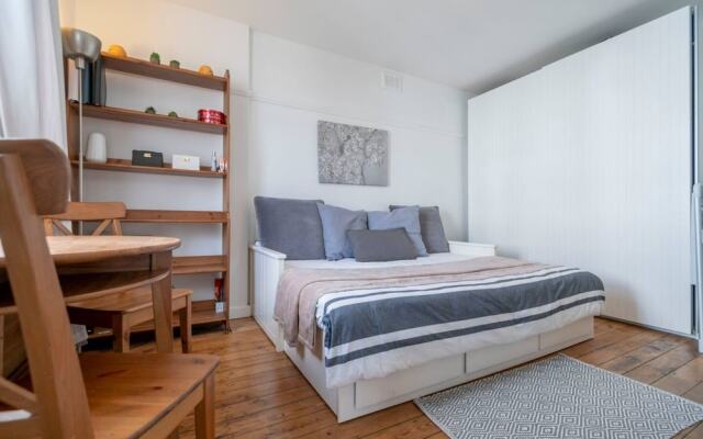 Plush Studio Flat in White City