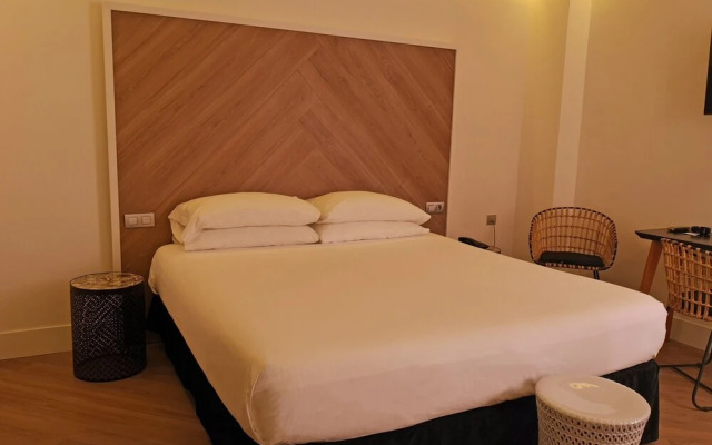 H La Paloma Boutique