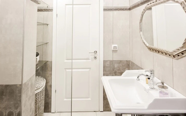 Charming 2BDR apt W Private Garden TL41