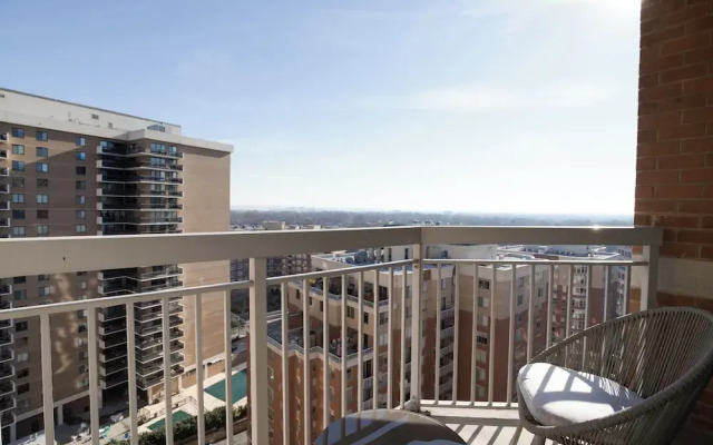 Apt in the Heart of Ballston