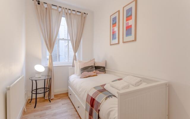 Charming 2 Bedroom Property in Clapham