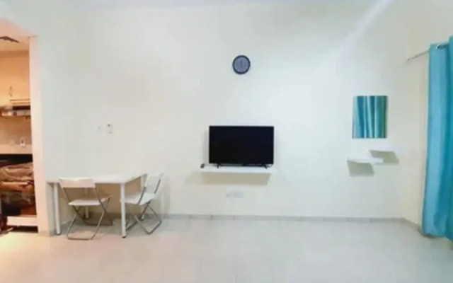 Stunning Studio Apartment With Balcony And Pool