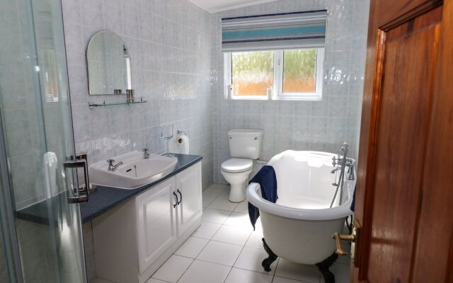 Lakelands, Burry Port