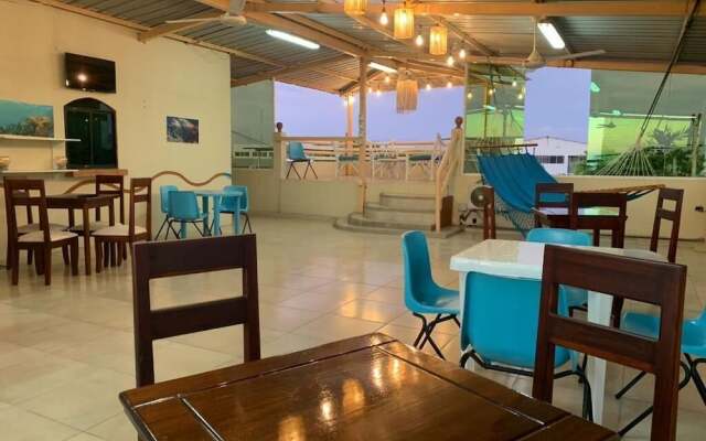 Reef Hostel Manta