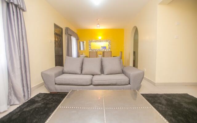 Lux Airport Inn