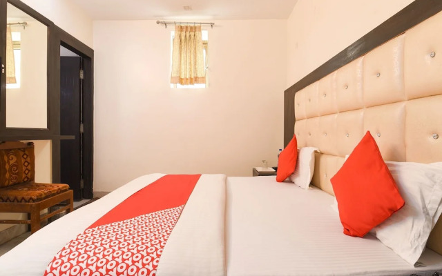 OYO 14721 Hotel Vishesh Continental