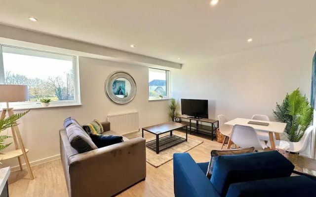 Coates House by Guestz