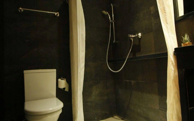 Noble Park Hotel
