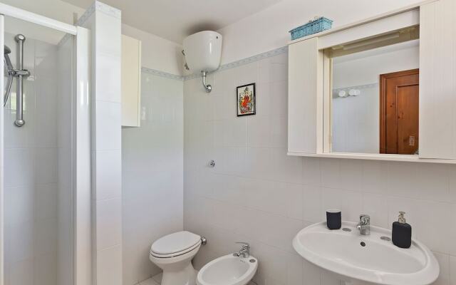 Delightful Villa in Varano with Fireplace