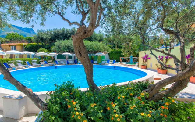 Hotel La Scogliera