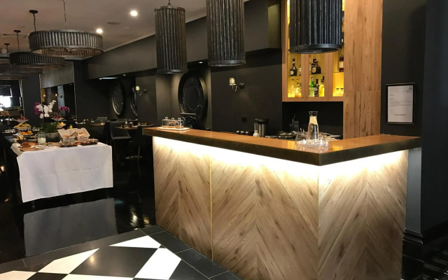 The Macquarie Hotel