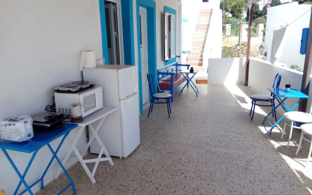 Grandma Vasiliki Rooms To Let