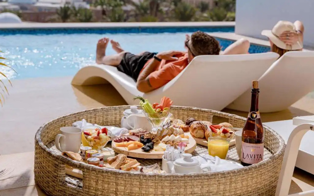 Fort Arabesque Resort, Spa & Villas