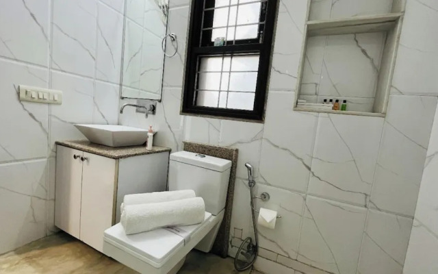 Olive Service Apartment Near Artemis