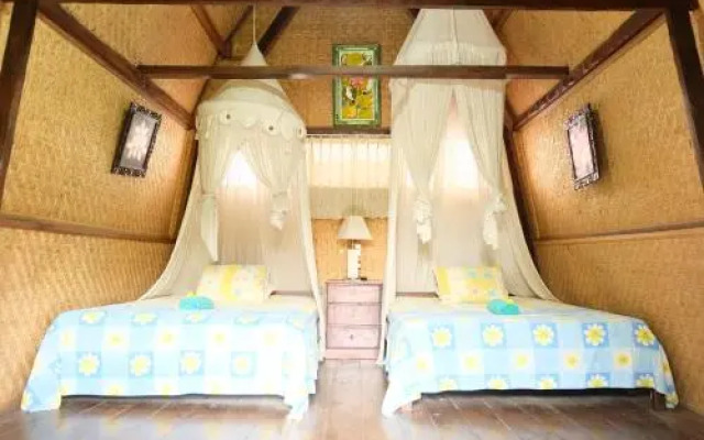 Kerti Beach Bungalow and Restaurant