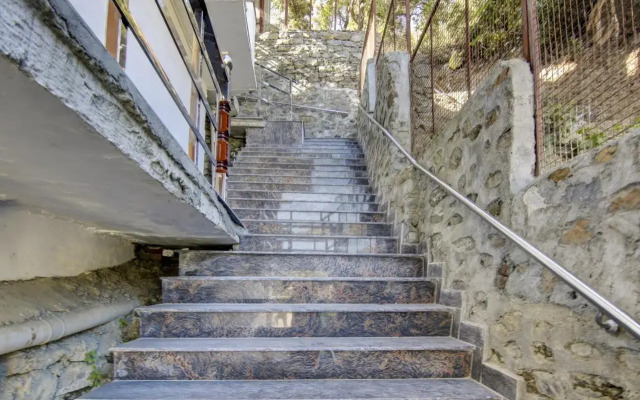 OYO Flagship 80477J Hotel Mount Delight