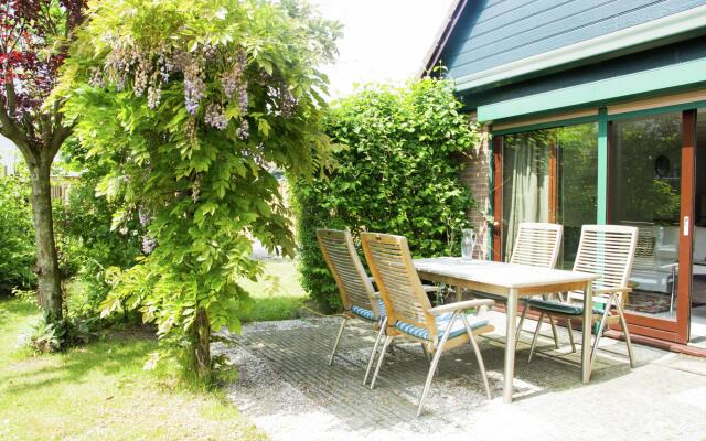 Lovely holiday home in Wolphaartsdijk close to the lake