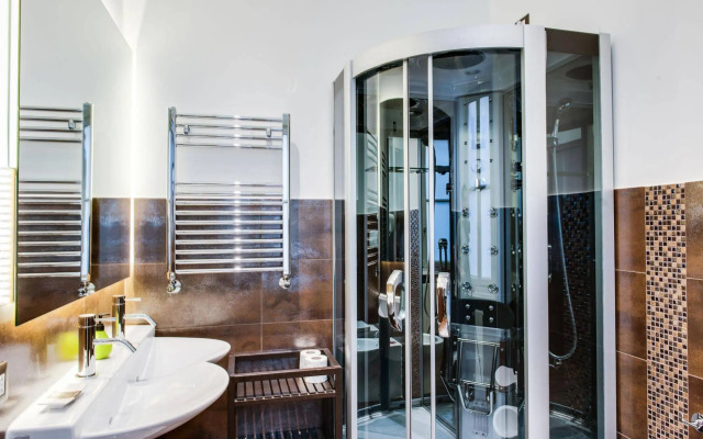 Lh Royal Suites