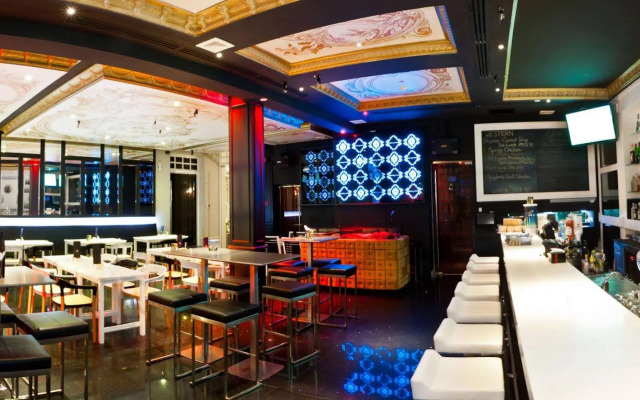 Reggae Mansion Suite