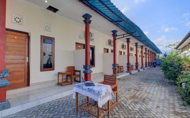 OYO Life 92838 Kost Ibu Surya