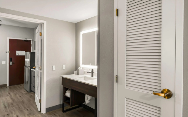 Hawthorn Extended Stay by Wyndham College Station