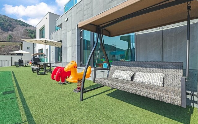 Gapyeong Staykidspoolvilla