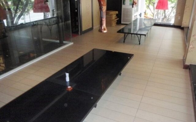 Green Hotel District 7