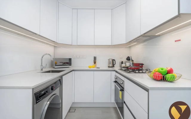 5 Mins Circle mal & 12 Mins Emirates Mal