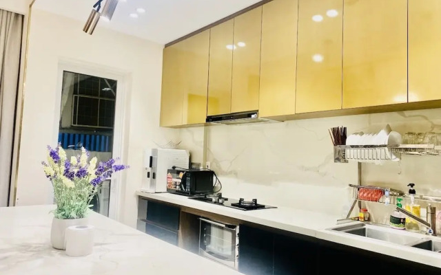 Sunrise City Alm's Luxury Apartment