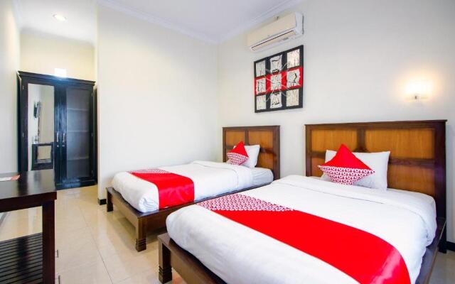 OYO 1650 Griya Joglo Homestay
