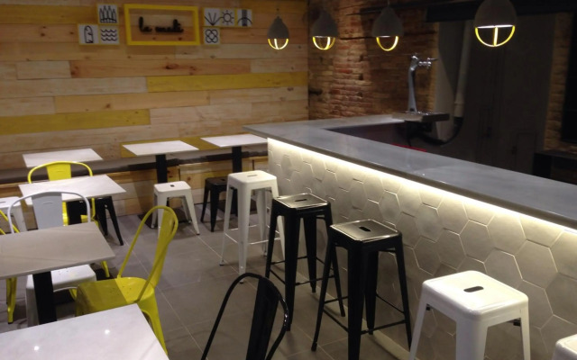 Alguera Apartments Napols