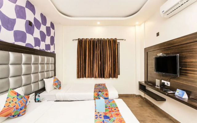 De Sivalika Howrah by FabHotel