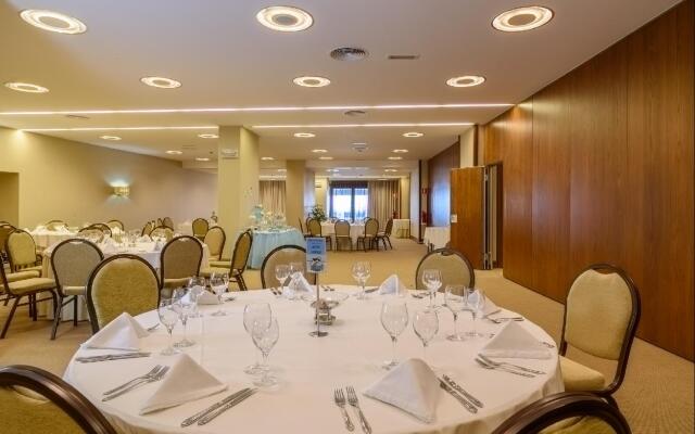Sesimbra Oceanfront Hotel