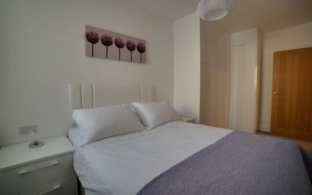 Cs Serviced Apartments