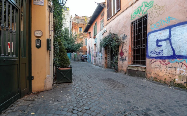 The House In Trastevere