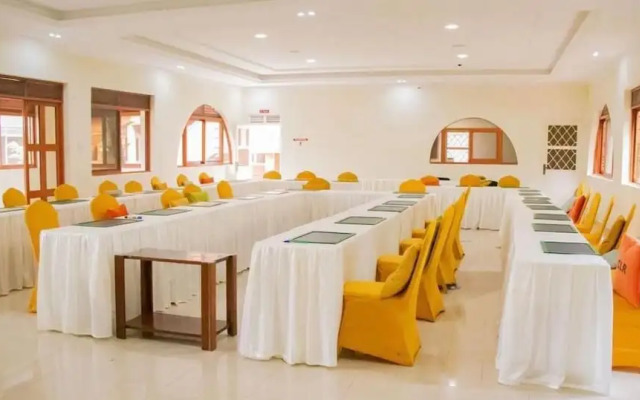 Country lake resort Garuga