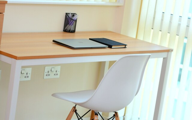Brightleap Apartments - Silbury View