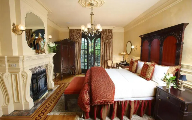 Ledson Hotel