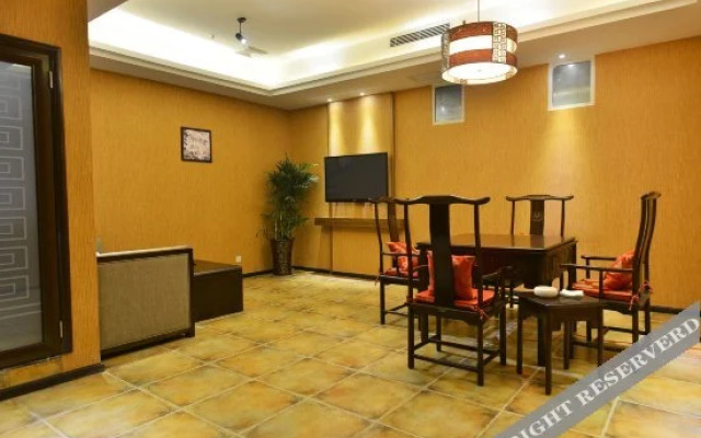 Suining Fanglin Jincheng Hotel