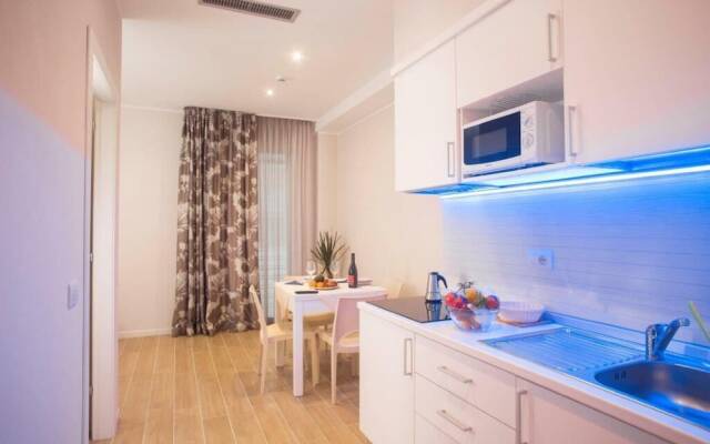 White Suite  Apartments