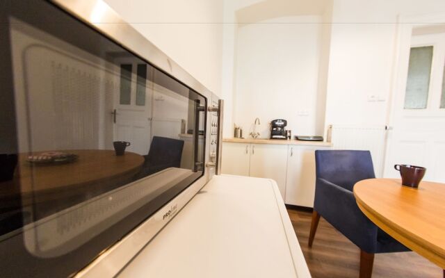 Freedom rooms and apartments