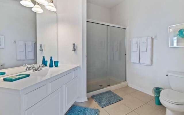 Lake View Treasure 2 Bedroom Condo by Redawning